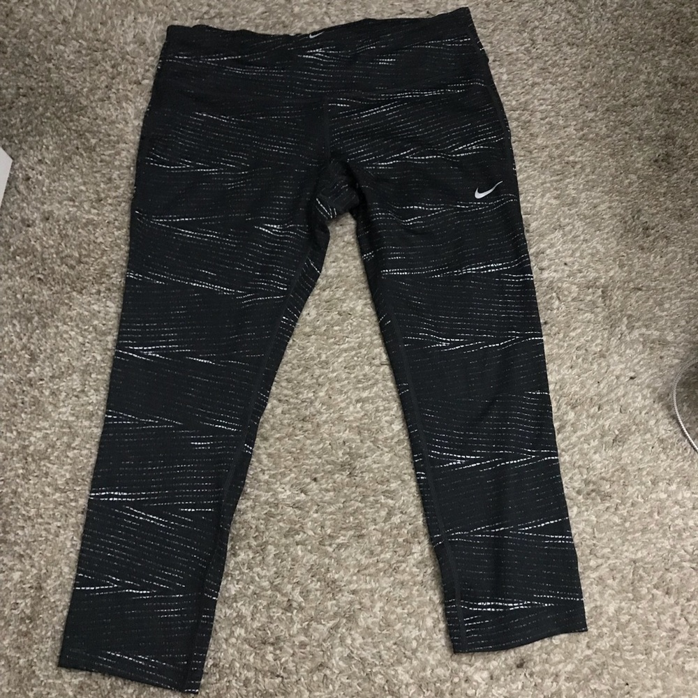 NWT Nike Dri-Fit running crops